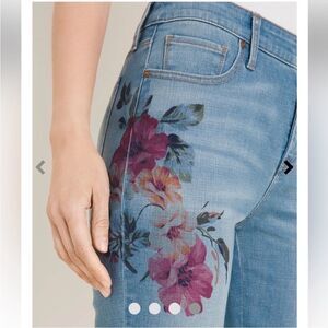 Chico’s So Slimming Floral Girlfriend Ankle Jeans in Women's Size 2.5P (14P)